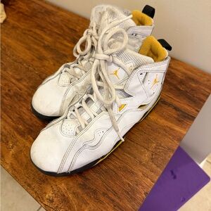 Nike size 3 Kids White and Yellow Sneakers